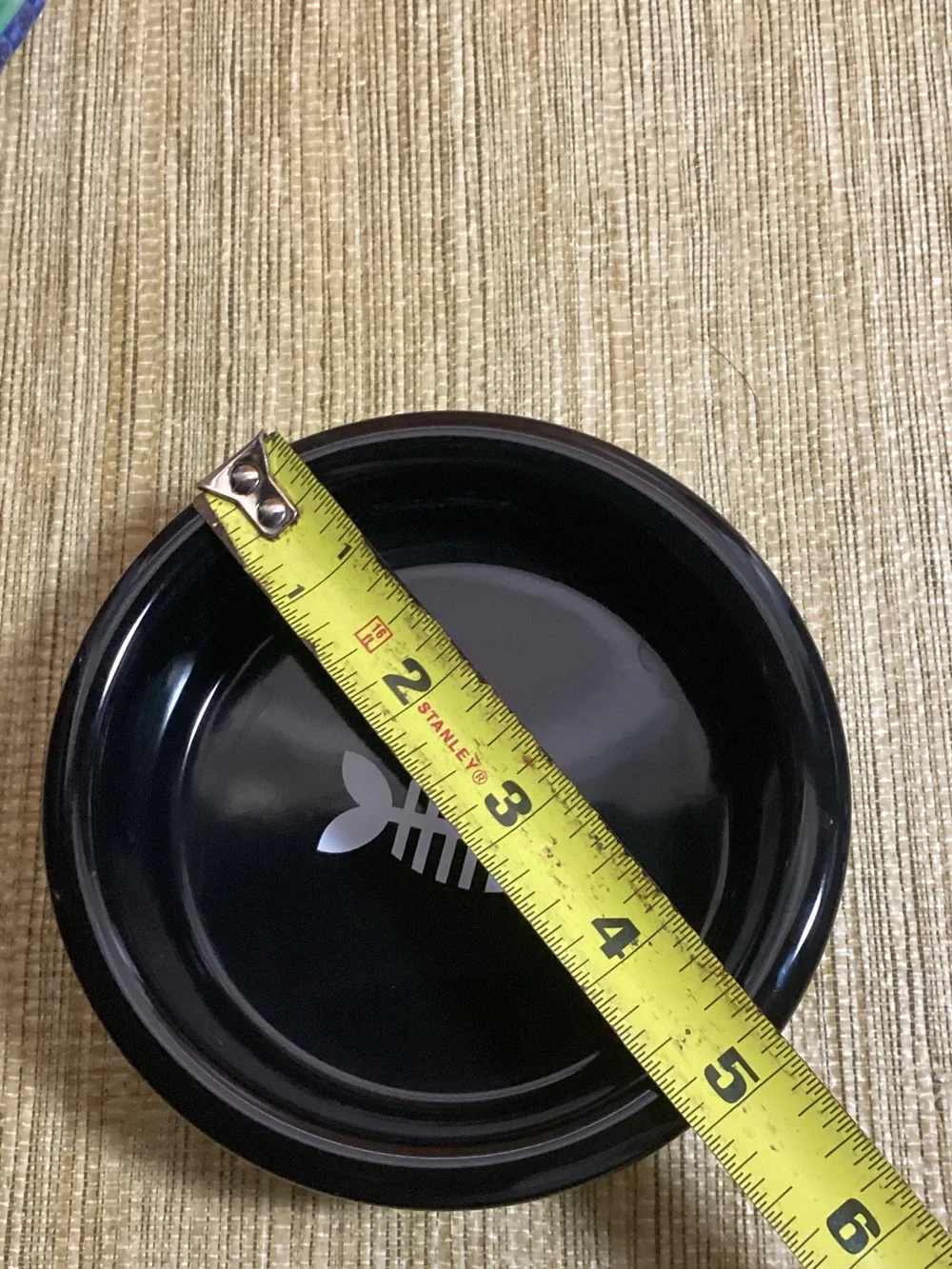 Signature 2008 Black & White Fishbone Ceramic Pet Bowls - Set of 2